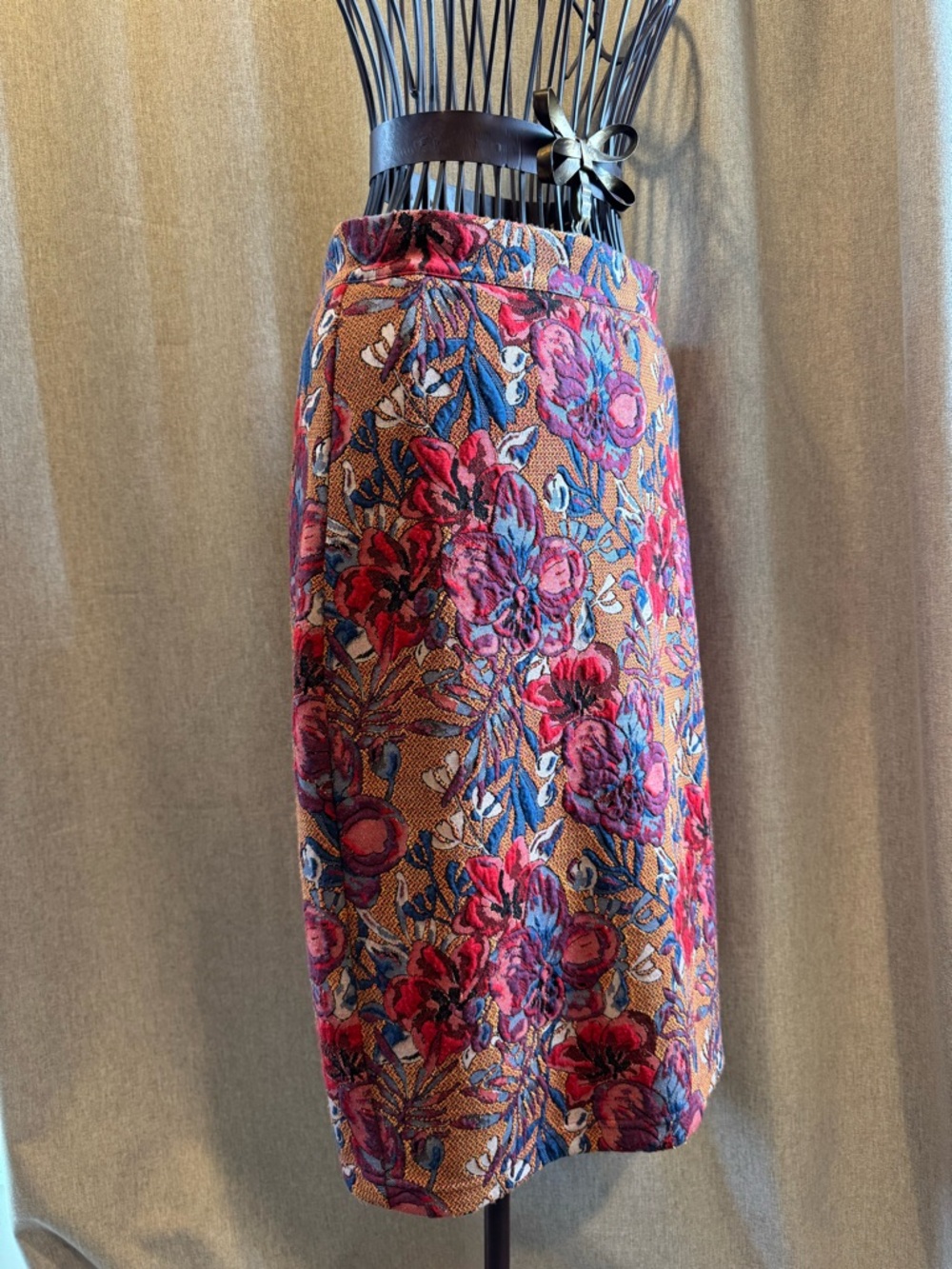 Anthropologie - Maeve - Floral Tapestry - Pencil Skirt - Size Small - Picture 4 of 14